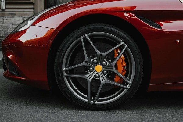 Comment les assistances au freinage d'urgence fonctionnent-elles ?